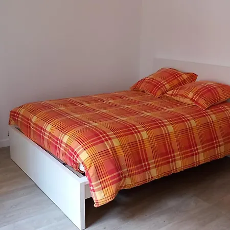 Hyper centre, rue piétonne, calme et lumineux